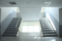 راه پله های طبقه دوم سازمان مرکزی